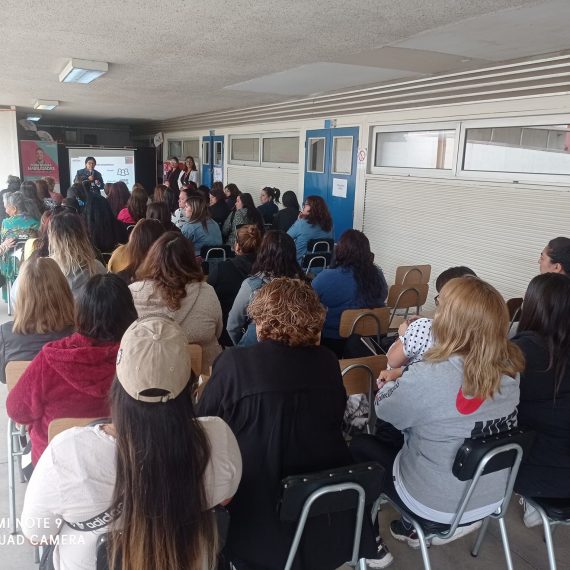 Fosis entrega charla y capacitacion a alumnas Fundacion Cadel sede Melipilla